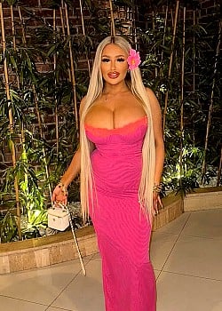 Corrina Dione image 2 of 4