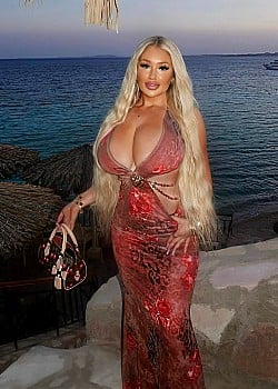 Corrina Dione image 4 of 4