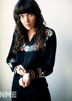 Courtney Barnett image 2 of 3