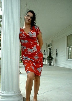 Courtney Hull image 2 of 2