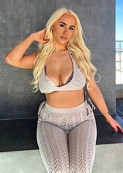 Courtney Jade image 1 of 3