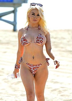 Courtney Stodden image 2 of 4