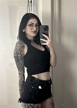 Courtnii Royale image 1 of 3
