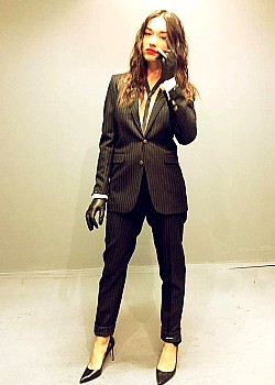 Crystal Reed image 3 of 4
