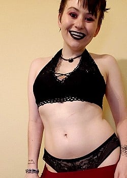 Curvyelvishgirl