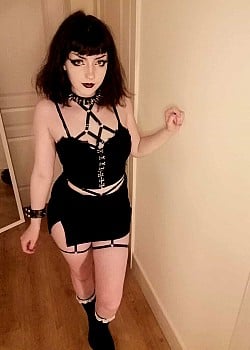 CutieGothXO image 2 of 2
