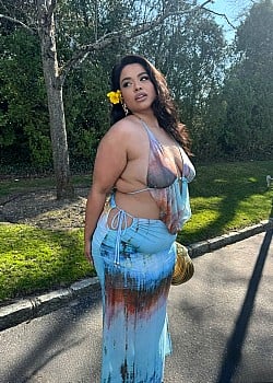 Daisy Christina image 2 of 4