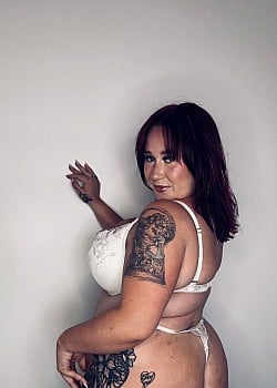 Daisy Gold (BBW) image 4 of 4