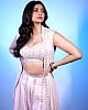 Daisy Shah image 2 of 4
