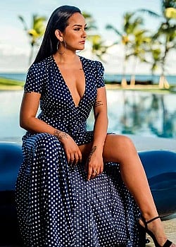 Daniela Darcourt image 2 of 4