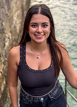 Daniela Garcia (Instagram) image 2 of 4