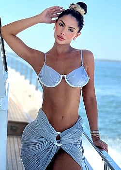 Daniela Mora image 3 of 4