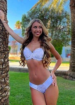Daniela Olczyk image 4 of 4