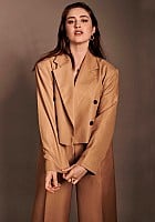 Danielle Galligan profile photo