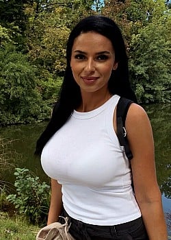 Danijela Cavara image 2 of 4