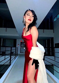 Danna Vallejo image 2 of 3
