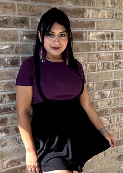 Danya Cisneros image 1 of 3