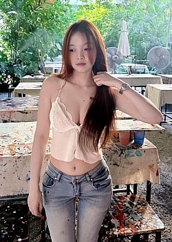 Daony Nynong image 4 of 4