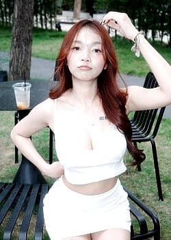 Daony Nynong image 1 of 4
