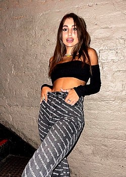 Dasha Androsova image 2 of 4