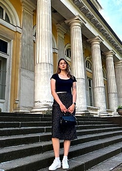 Dasha Antonova image 2 of 3