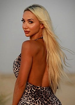 Dasha Emkova image 3 of 4