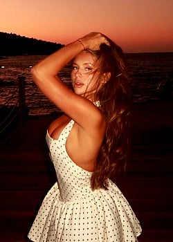 Dasha Stepanova image 2 of 4