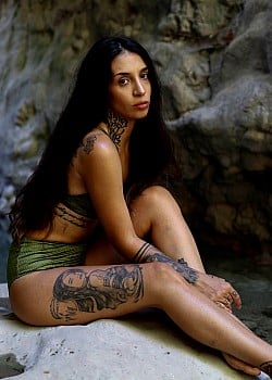 Dat Lilly image 2 of 2