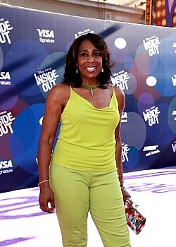 Dawnn Lewis image 1 of 3