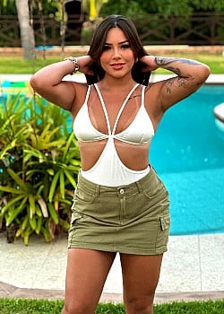 Dayerly Rodrigues image 3 of 4