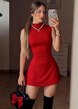 Dayrani Gonzalez image 2 of 4