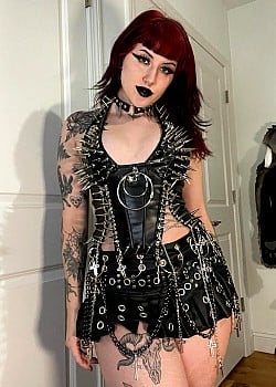 Deadgjrl image 2 of 3