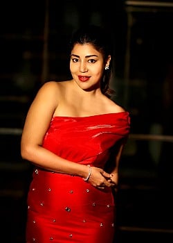 Debina Bonnerjee image 3 of 3