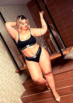 Debora Porto image 4 of 4