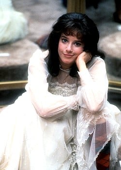 Debra Winger image 2 of 2