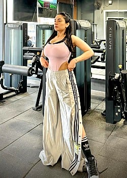 Deepali Ahuja image 2 of 4