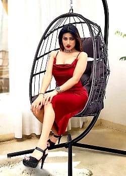 Deepali Chauhan image 4 of 4