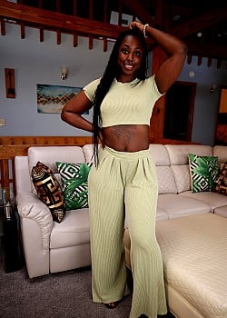 Deja Babe image 2 of 2