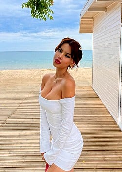Demet Ozturk image 2 of 4