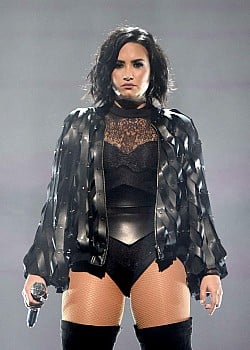 Demi Lovato image 3 of 4