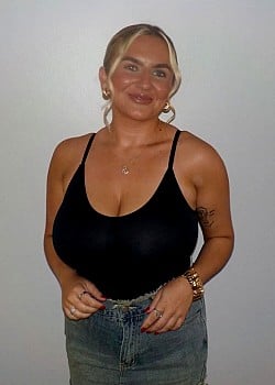 Demi-Lee Kelly image 2 of 4