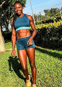 Desiree Henry image 2 of 3
