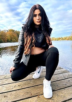 Desiree Nadine image 3 of 4