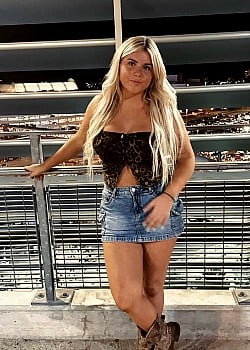 Destiny Lee image 2 of 4