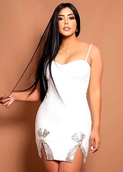 Diana Carolina image 1 of 4
