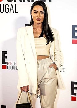 Diana Monteiro image 4 of 4