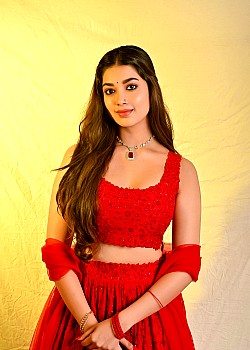 Digangana Suryavanshi image 2 of 4