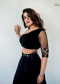 Dimple Hayathi image 3 of 4