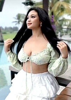 Dinda Melya Putri image 2 of 2