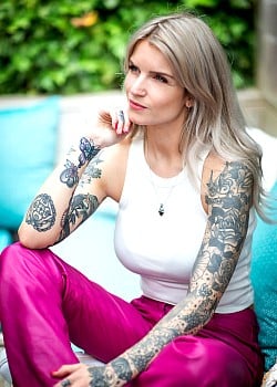 Dionne Slagter image 2 of 2